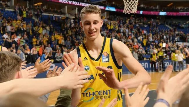 体育2023年03月15日《体育新闻》完整版