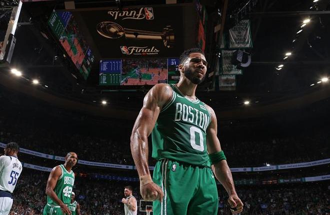 过去他曾与 过去他曾与